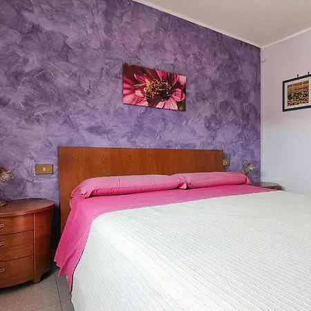 2 Bedroom Awesome In * Altavilla Milicia