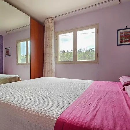 2 Bedroom Awesome In Altavilla Milicia