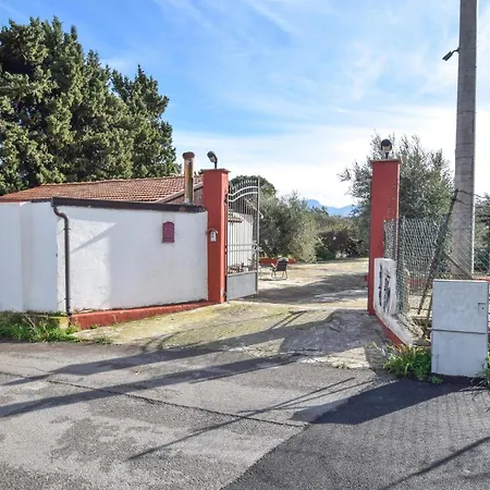2 Bedroom Awesome In Holiday home