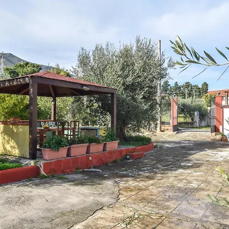 Holiday home 2 Bedroom Awesome In Altavilla Milicia